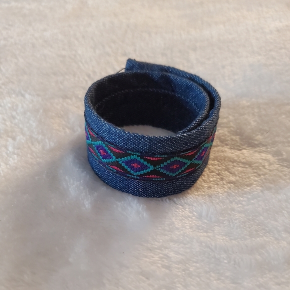 Wrist Slap - Picture 1 of 5